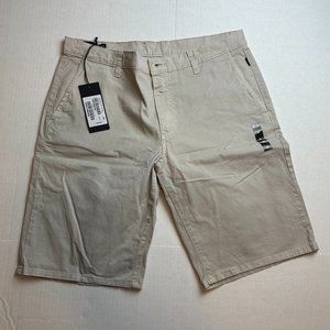 NWT Oakley Men's Chino Shorts Color Silver Cloud Size 32